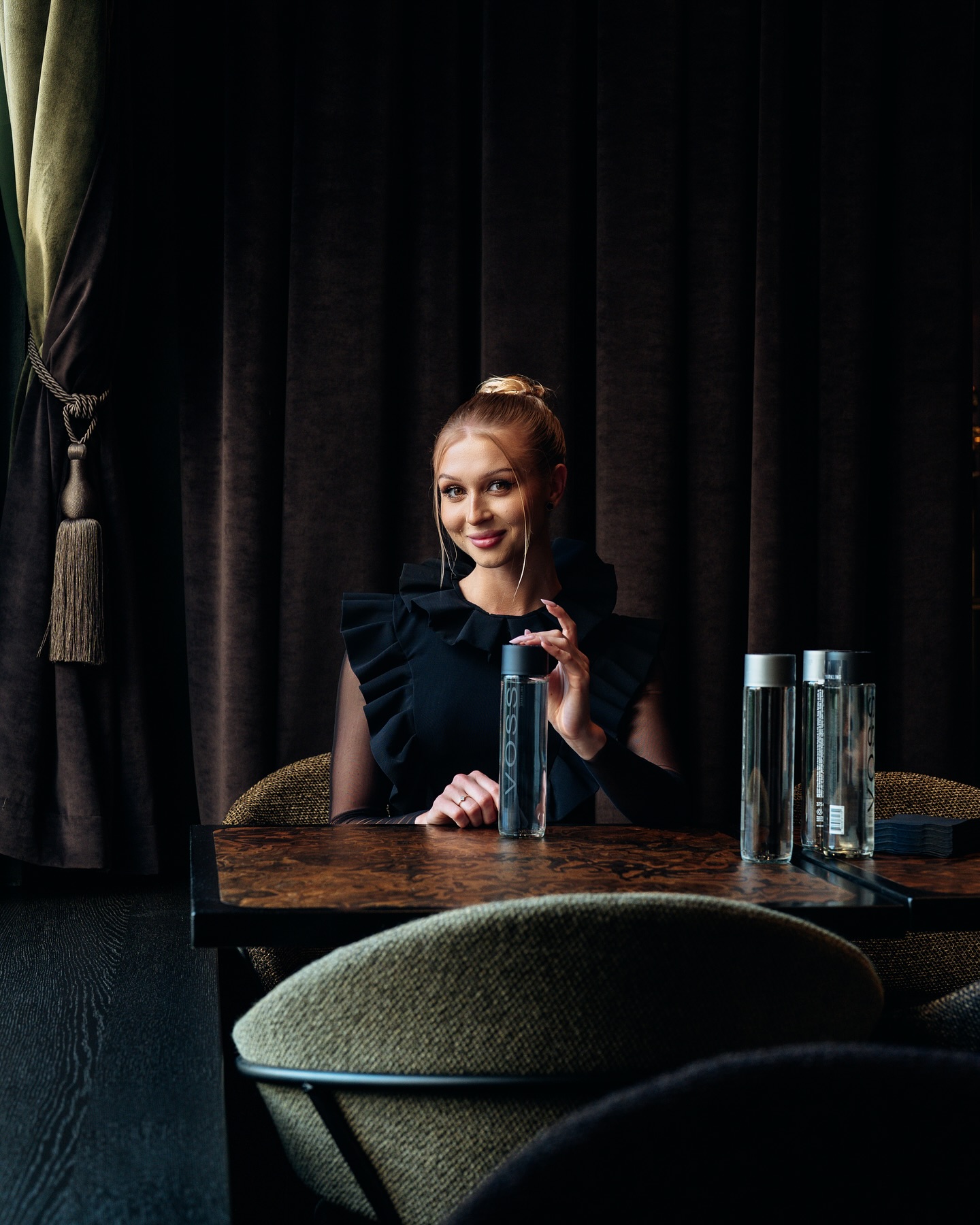 Woda premium w restauracji – jak stworzyć wyjątkowe watermenu?